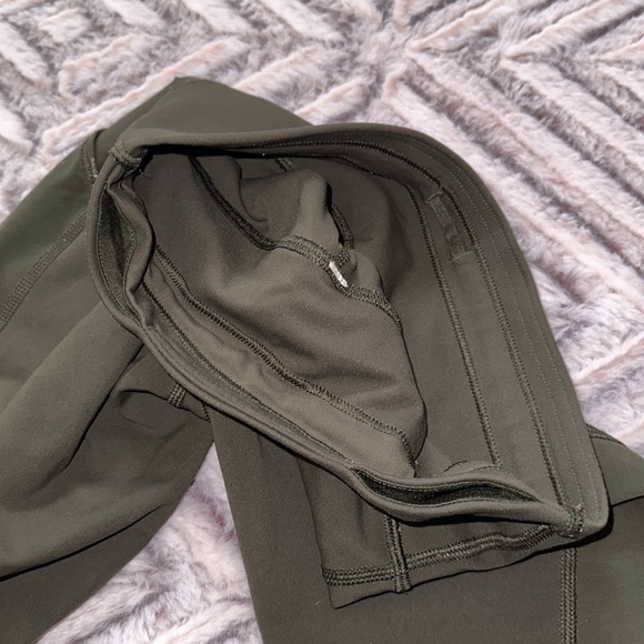 Lululemon Leggings with Mesh - Picture 4 of 7